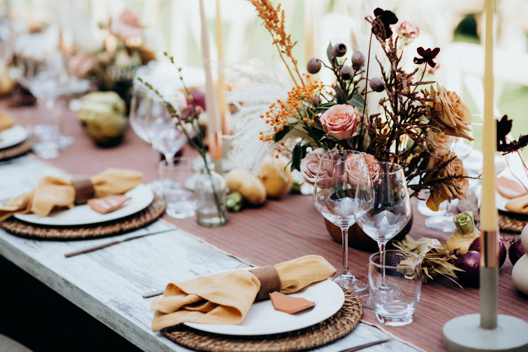 How To Set-up Your Wedding Table: Tips & Guides for Wedding Decor