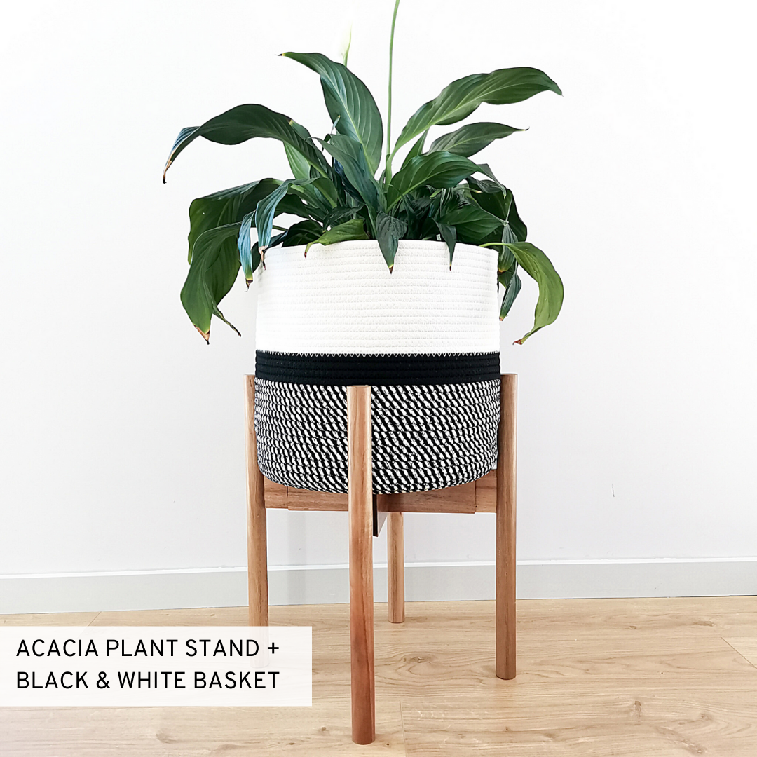 With an adjustable feature, and two different heights, it'll work with almost all plant pots you have. Use it in your living room, bedroom, dining room, plant nook - wherever you want!