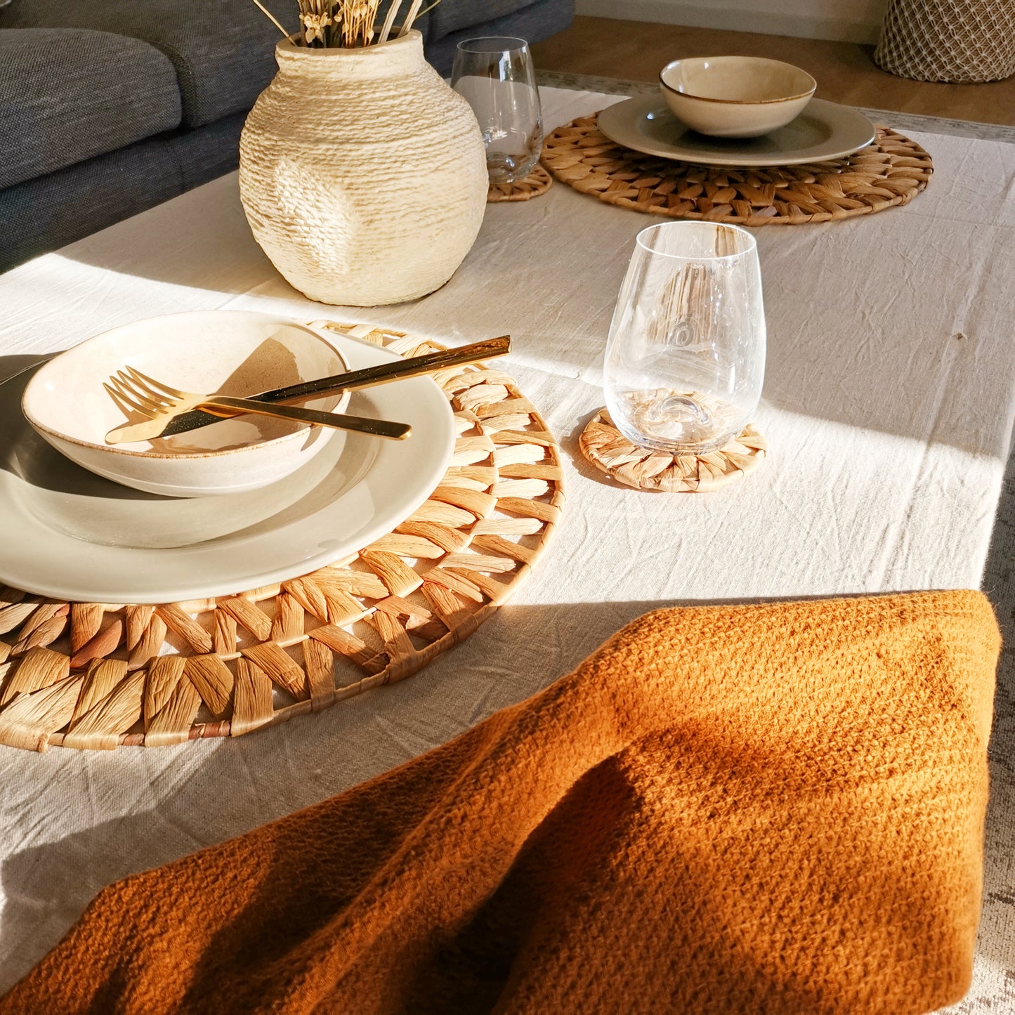 Styling boho woven seagrass placemats for a simple tablescape